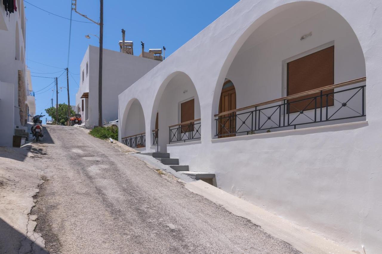 Areti'S Milos Guesthouses آداماس المظهر الخارجي الصورة