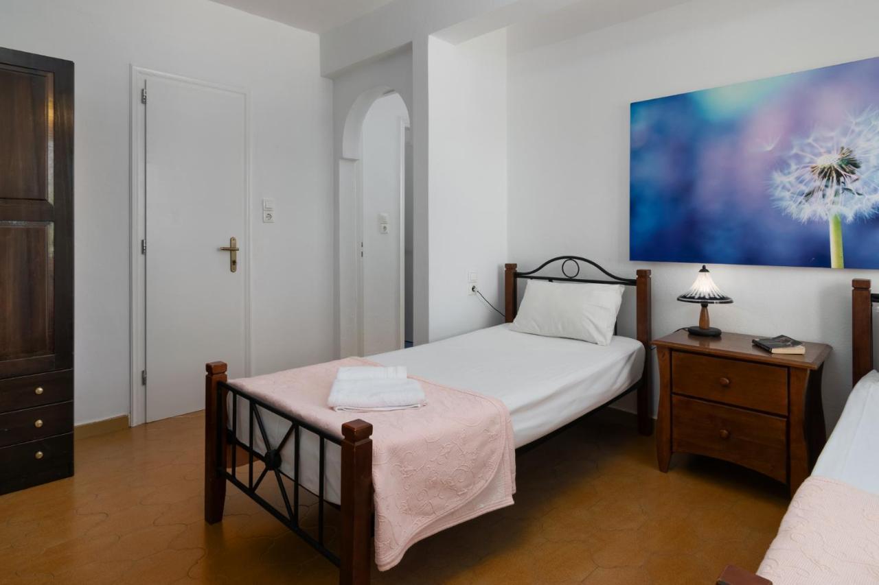 Areti'S Milos Guesthouses آداماس المظهر الخارجي الصورة