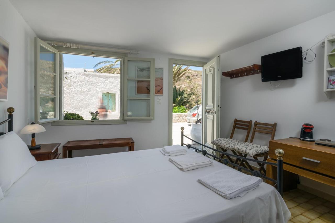 Areti'S Milos Guesthouses آداماس المظهر الخارجي الصورة