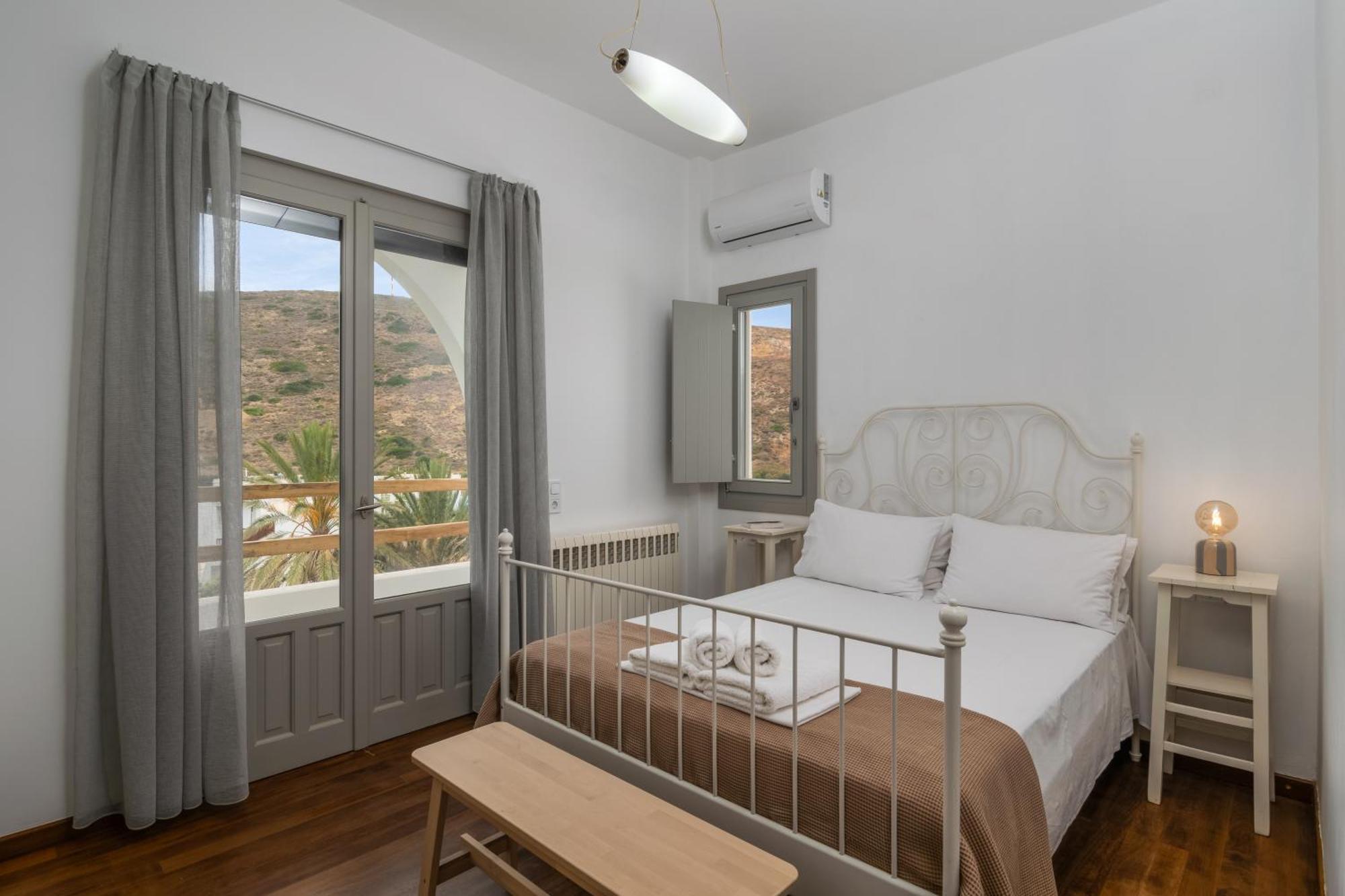 Areti'S Milos Guesthouses آداماس المظهر الخارجي الصورة